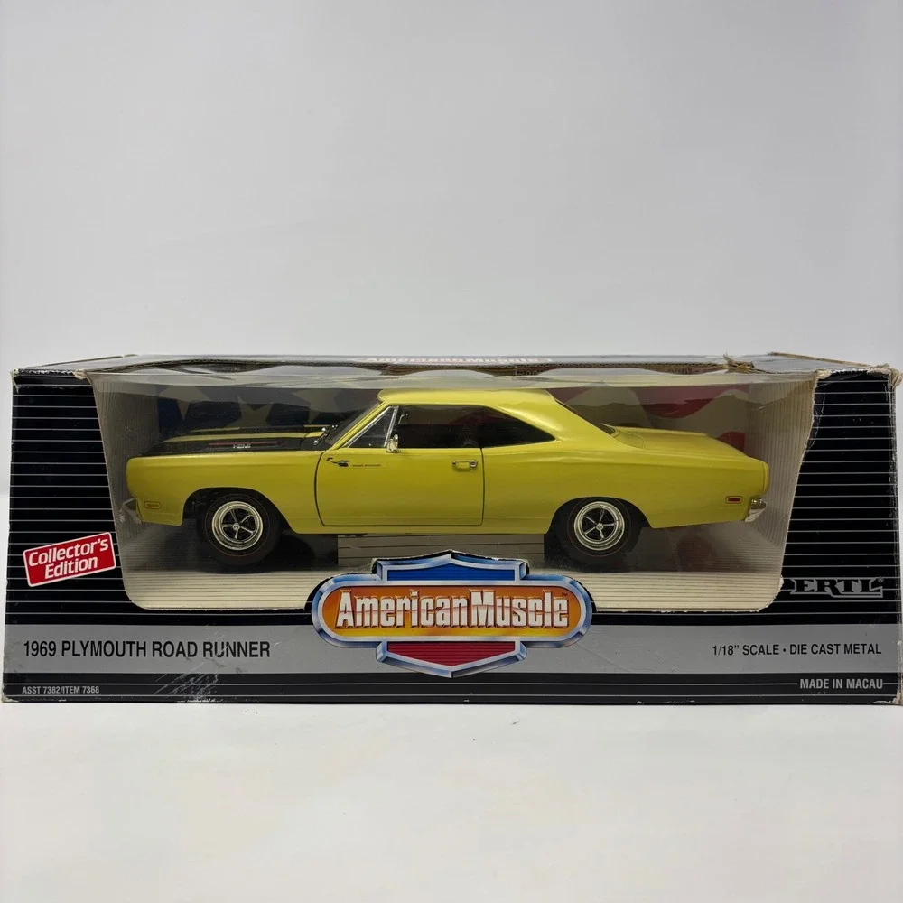 1969 Plymouth Road Runner ERTL American Muscle 1:18 Scale Diecast Metal Yellow